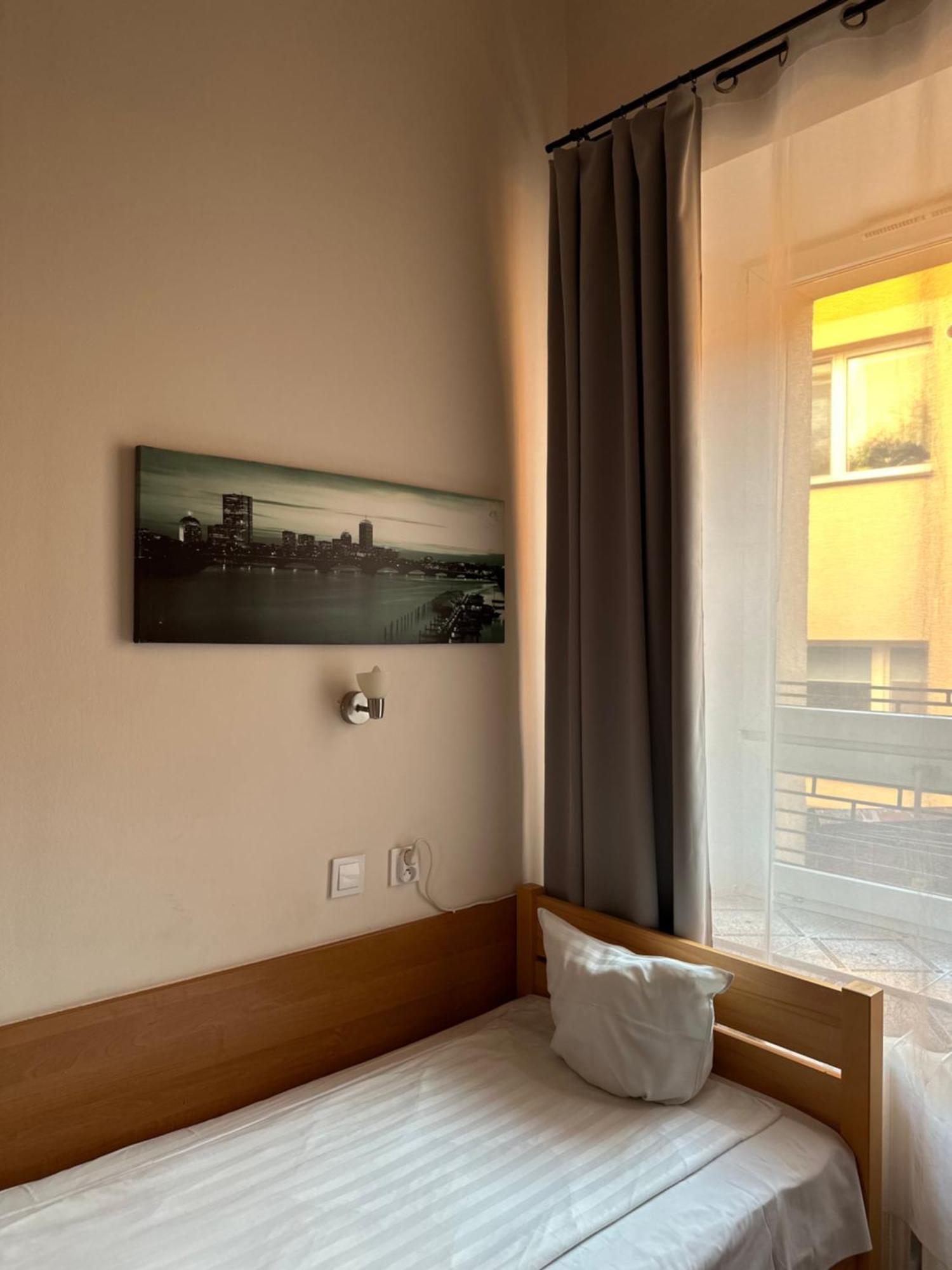 Hotel Haga Częstochowa Kültér fotó