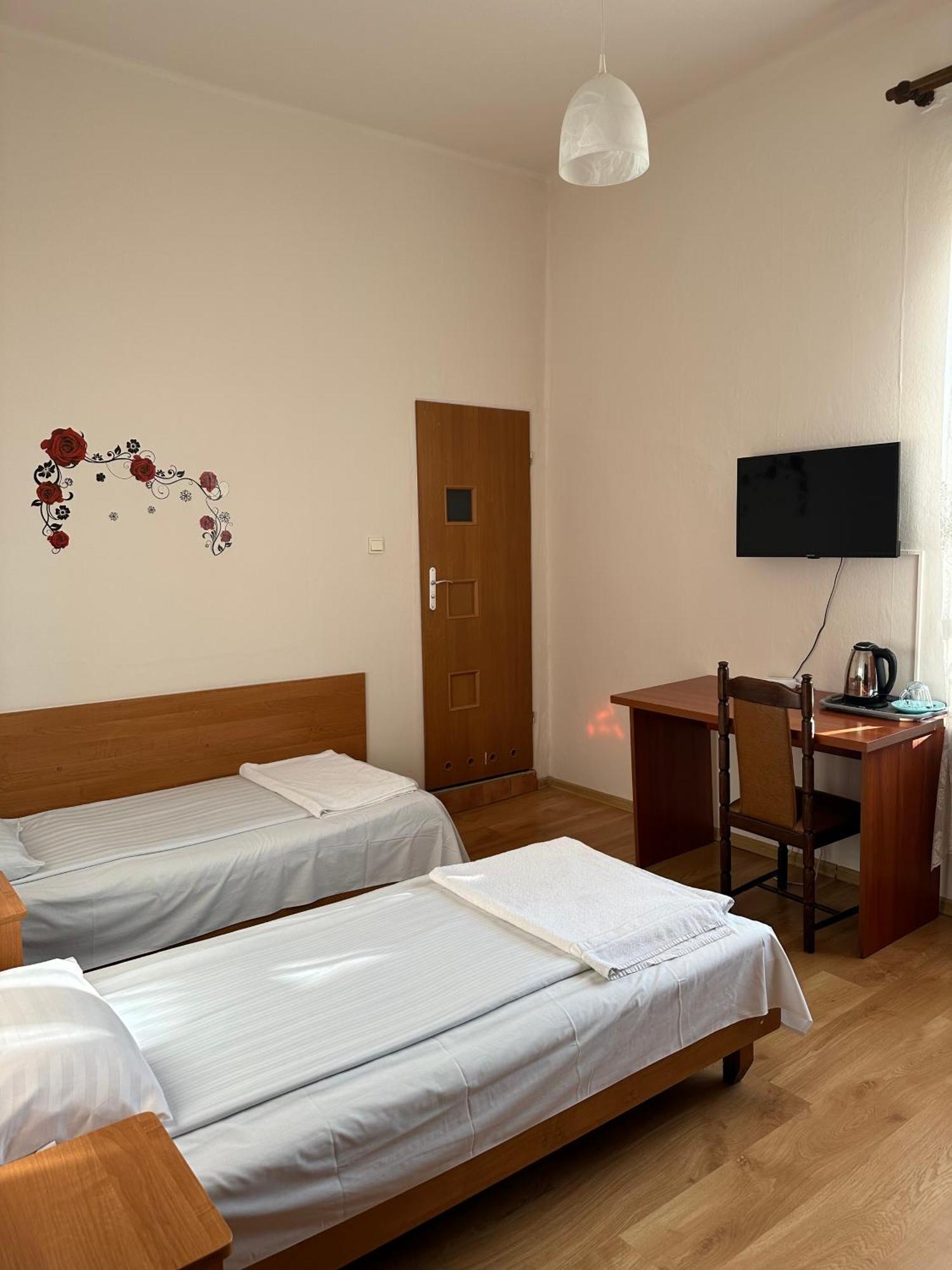 Hotel Haga Częstochowa Kültér fotó