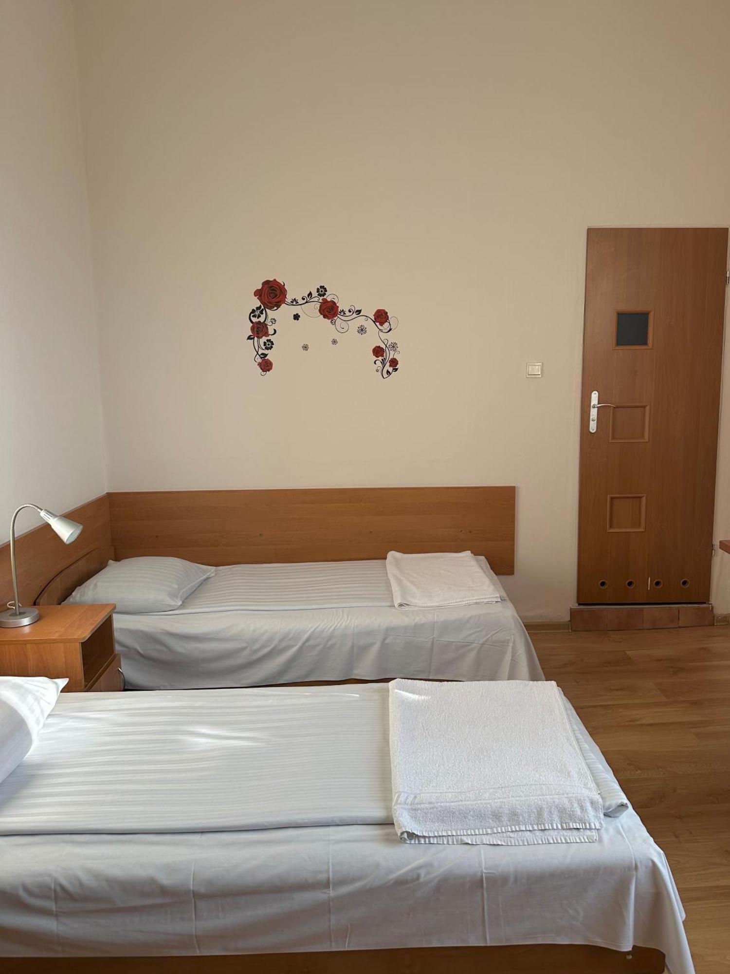 Hotel Haga Częstochowa Kültér fotó